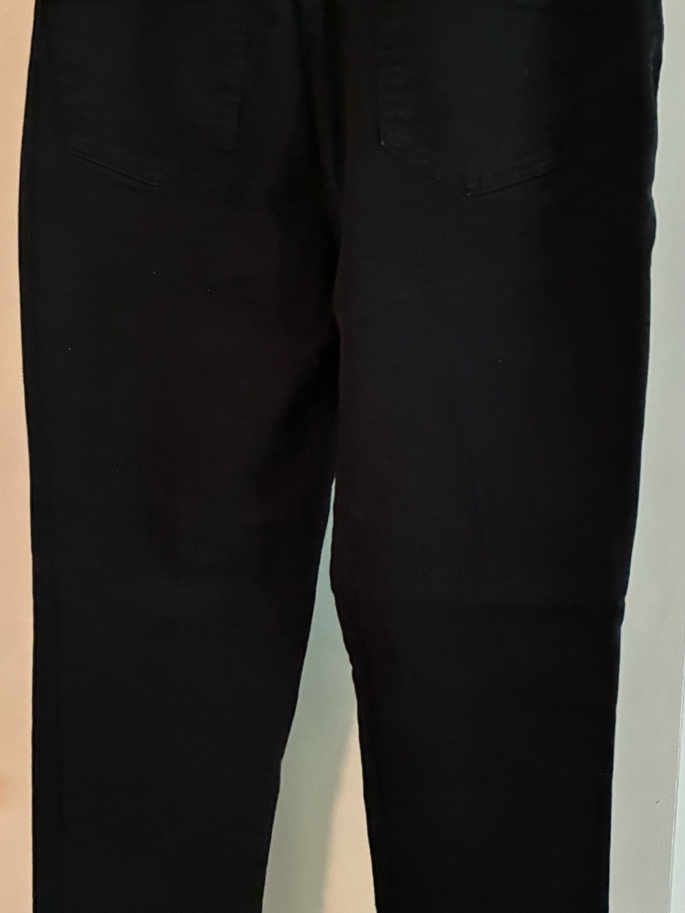 Gloria Vanderbilt Black Stretchy Jeans.